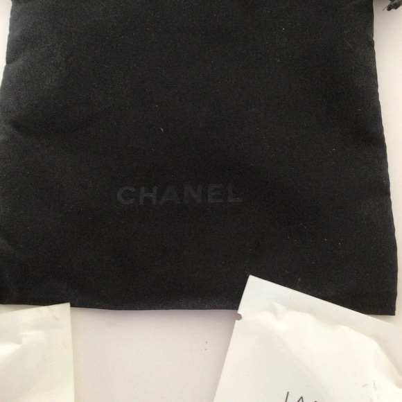 CHANEL TRAVEL SIZE MAKEUP BUNDLE AND POUCH NWT - Picture 5 of 7